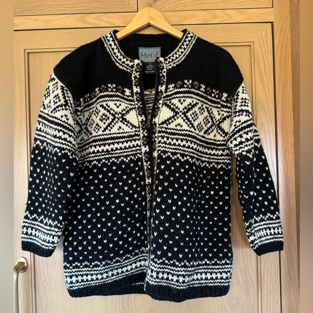 Vintage Motif Hand Knit Wool Nepal Zip Front Cardigan / Sweater / Jacket / small